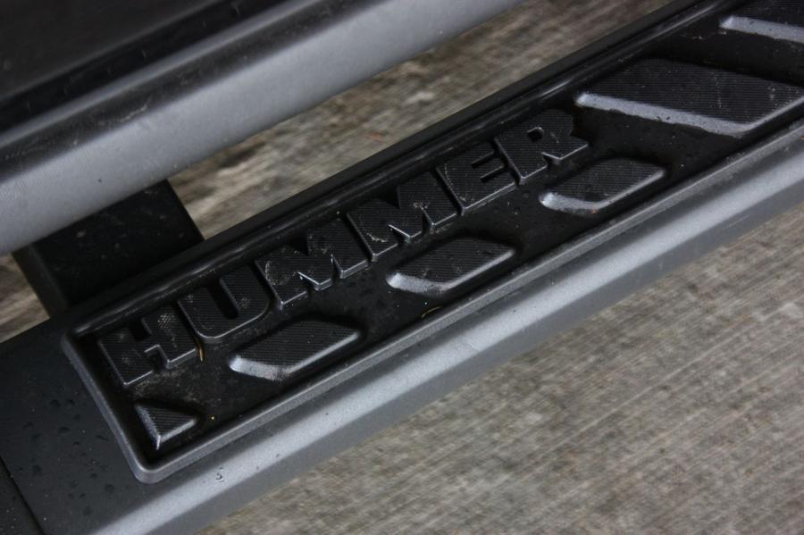 Детали экстерьера Hummer H3T Alpha 2009 года  (фото 30 из 41)